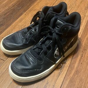 Nike Air Court Borough Mid Athletic Shoe 839977-008 Youth 6y | Camouflage/Black